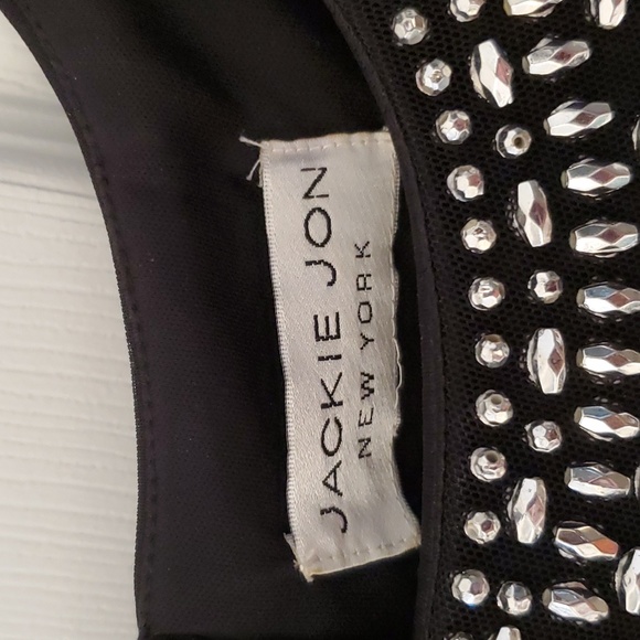 Beautiful Women's beaded and stunning looking long gown. - Picture 7 of 10